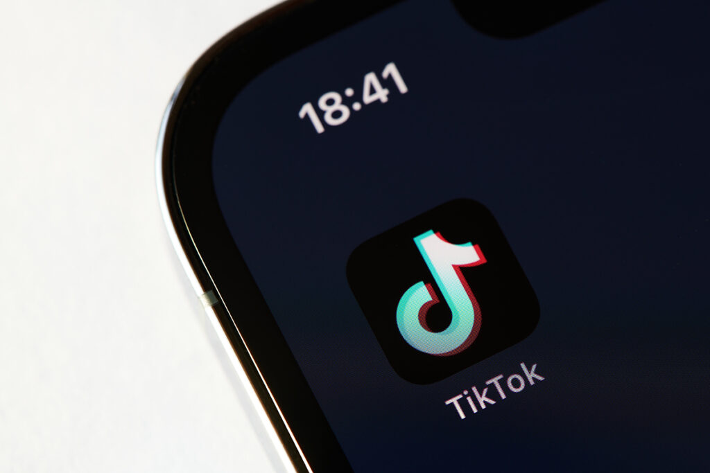 tiktok-faces-u.s.-ban-as-users-rush-to-alternative-apps