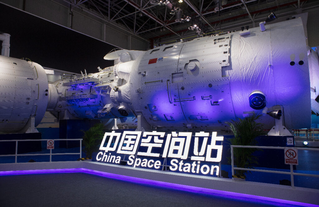 Chinese-Astronauts-Return-Safely-after-Six-Month-Mission
