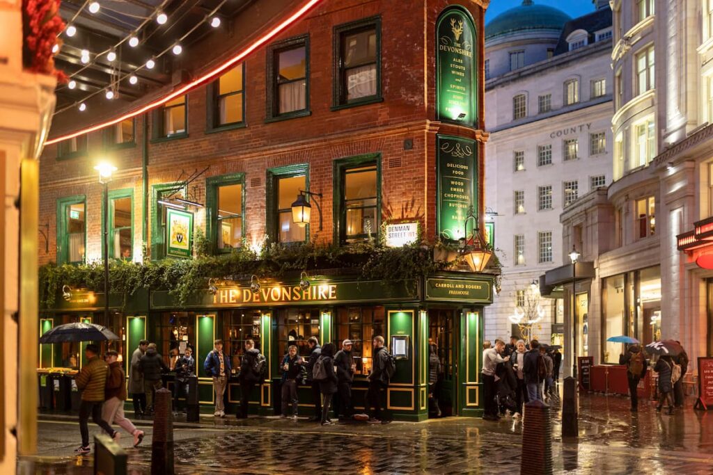 A-Guide-to-British-Pubs-Rules-Rituals-and-Real-Ale