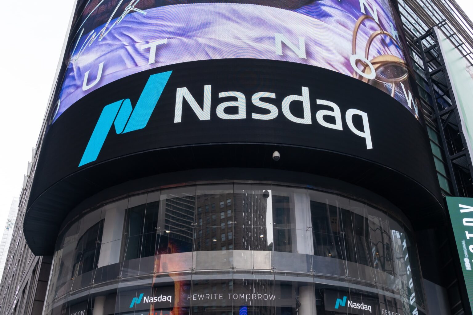 Nasdaq-Leads-IPO-Race-Outshines-NYSE-in-First-Half