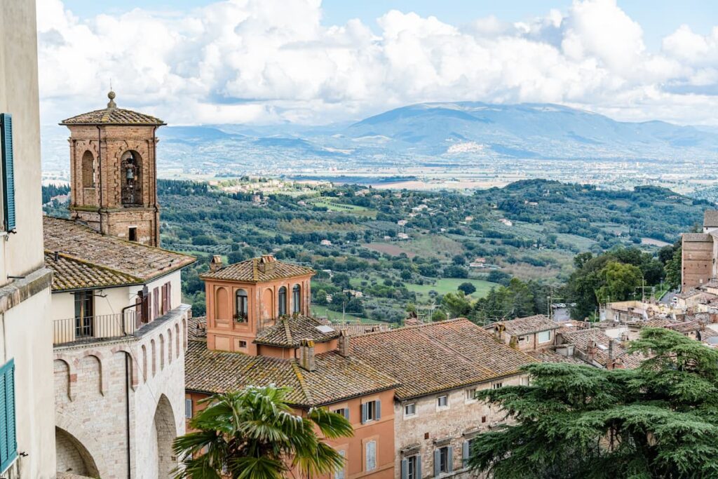 Retired-US-Couple-Saves-3000-a-Month-by-Moving-to-Italy