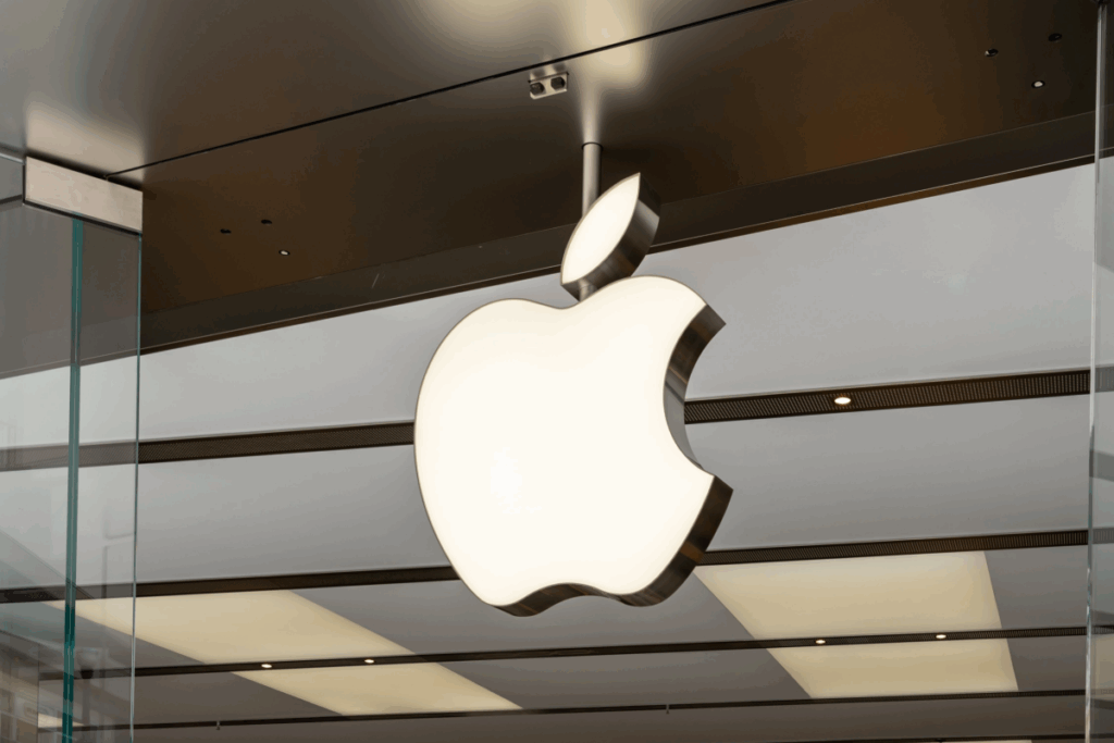 Apple-to-Invest-100-Billion-More-in-U.S.-Expansion