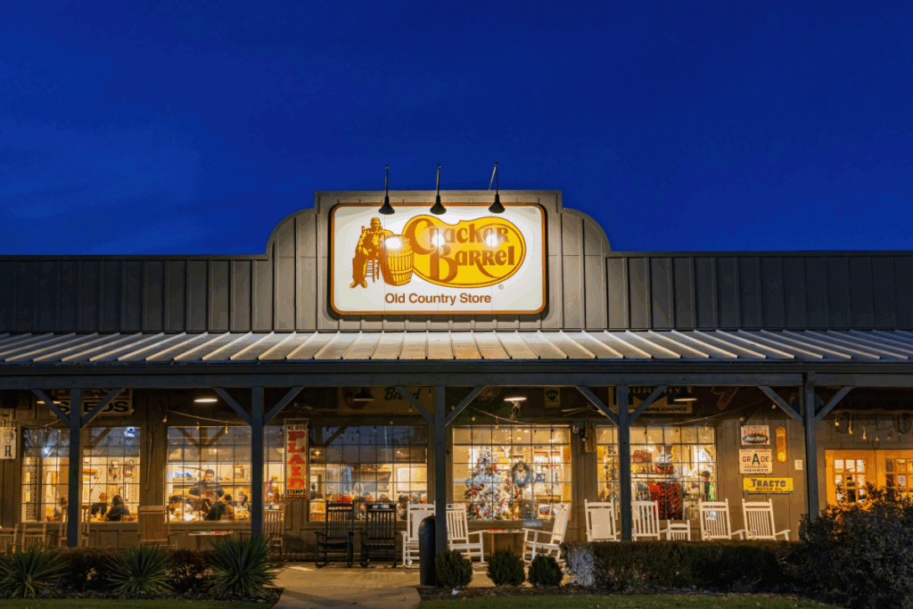 Cracker-Barrel-Drops-Rebrand-Keeps-Old-Logo