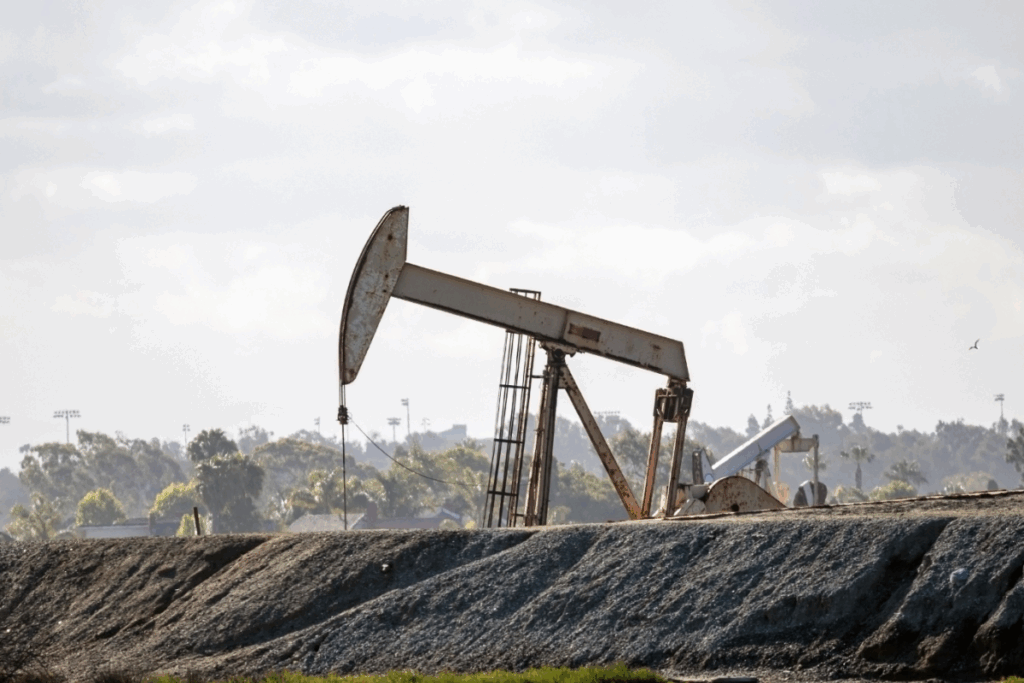 Global-Oil-Market-Faces-Supply-Glut-as-Demand-Falters