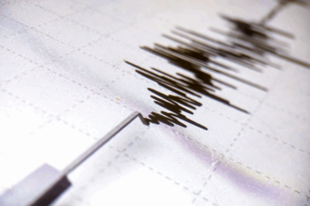 Powerful-Quake-Strikes-Turkeys-Balikesir-Province