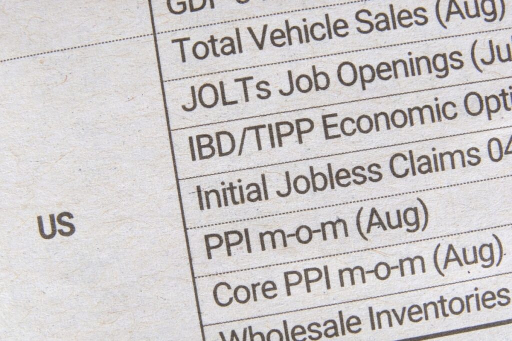 Trump-Dismisses-Weak-Jobs-Data-Doubles-Down-on-Doubt