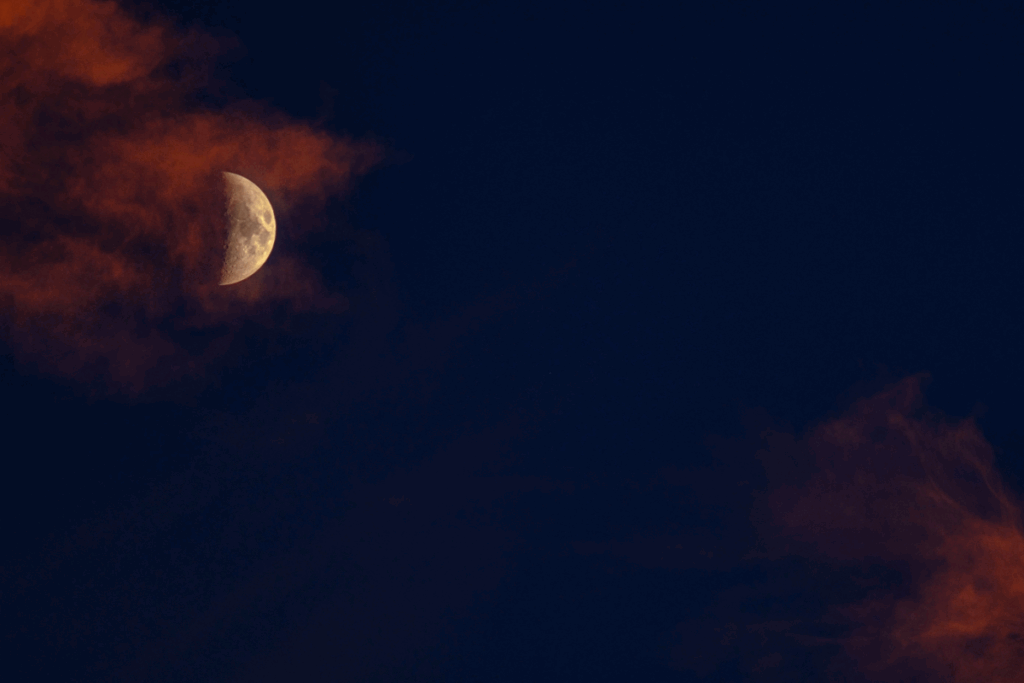 Why-the-Moon-Looks-Red-Tonight-Across-the-United-States