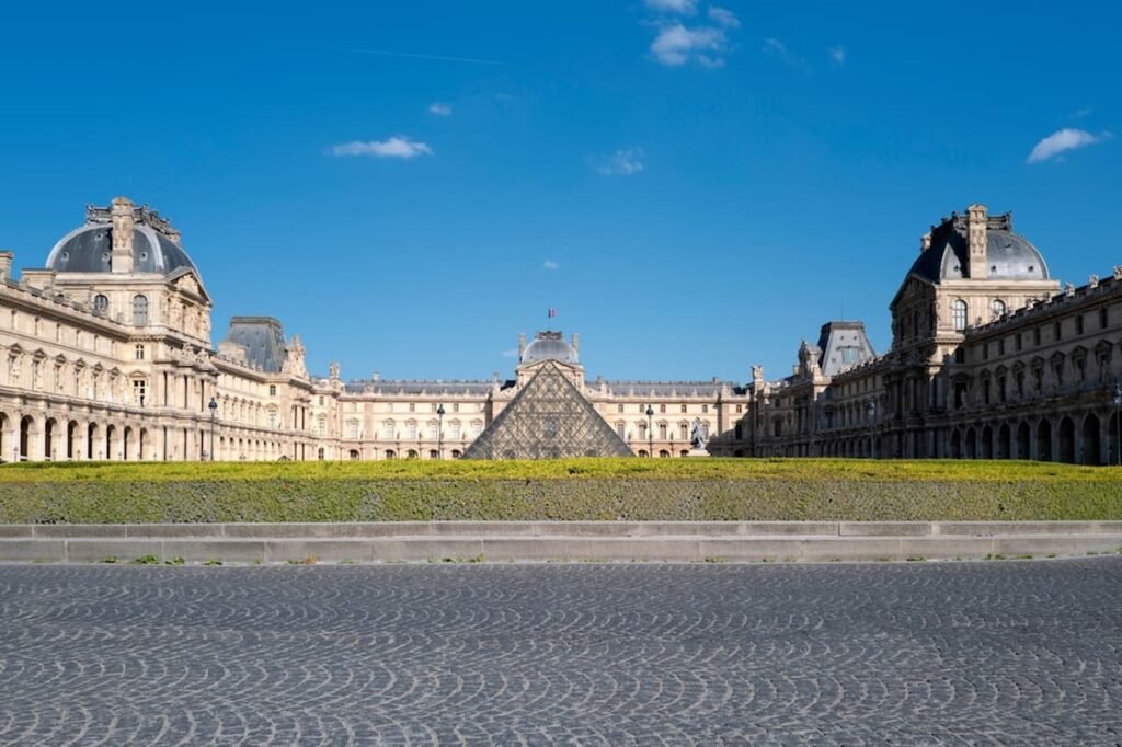 France-Reels-After-Daring-Louvre-Jewel-Heist
