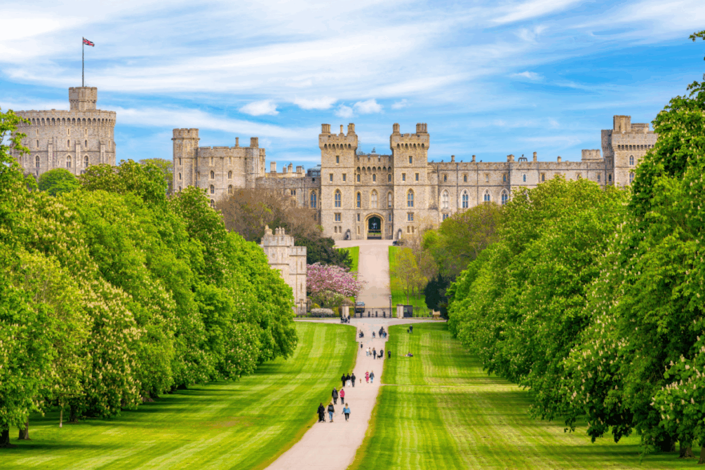 Prince Andrew’s Banner Removed from Windsor Castle amid Growing Scandal Prince-Andrews-Banner-Removed-from-Windsor-Castle-amid-Growing-Scandal