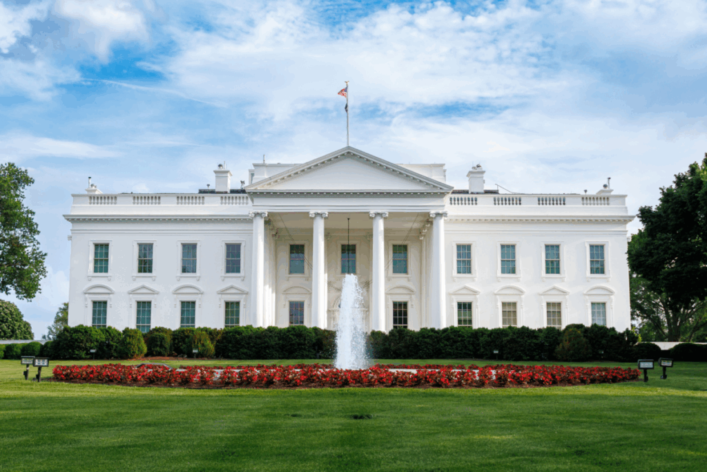 White-House-Eyes-10000-Federal-Job-Cuts-Amid-Shutdown