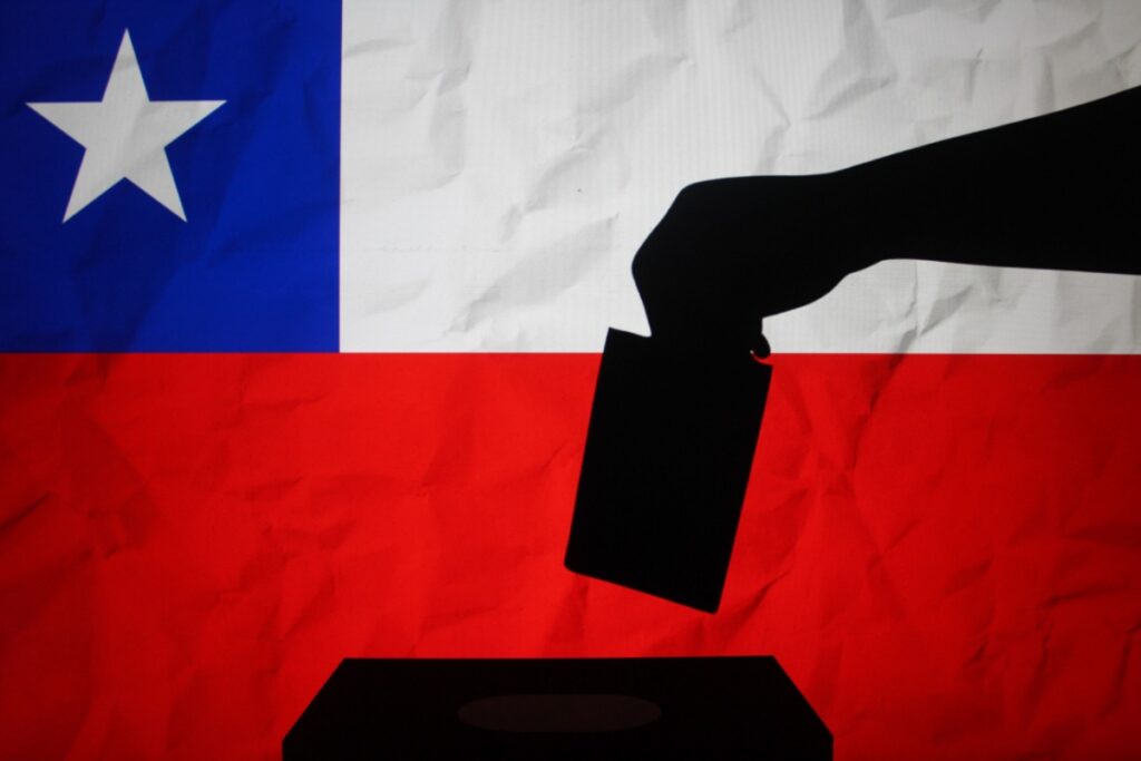 Chile Faces Stark Choice In Polarized Runoff Chile-Faces-Stark-Choice-In-Polarized-Runoff
