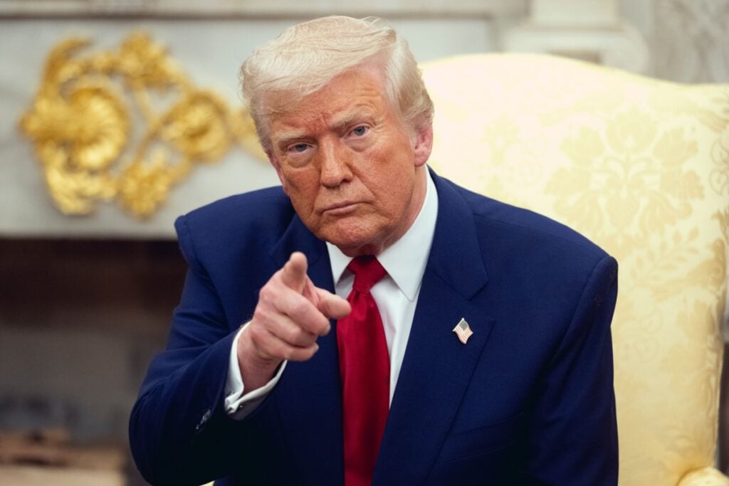 Record U.S. Shutdown Ends With Late-Night Deal Record-U.S.-Shutdown-Ends-With-Late-Night-Deal