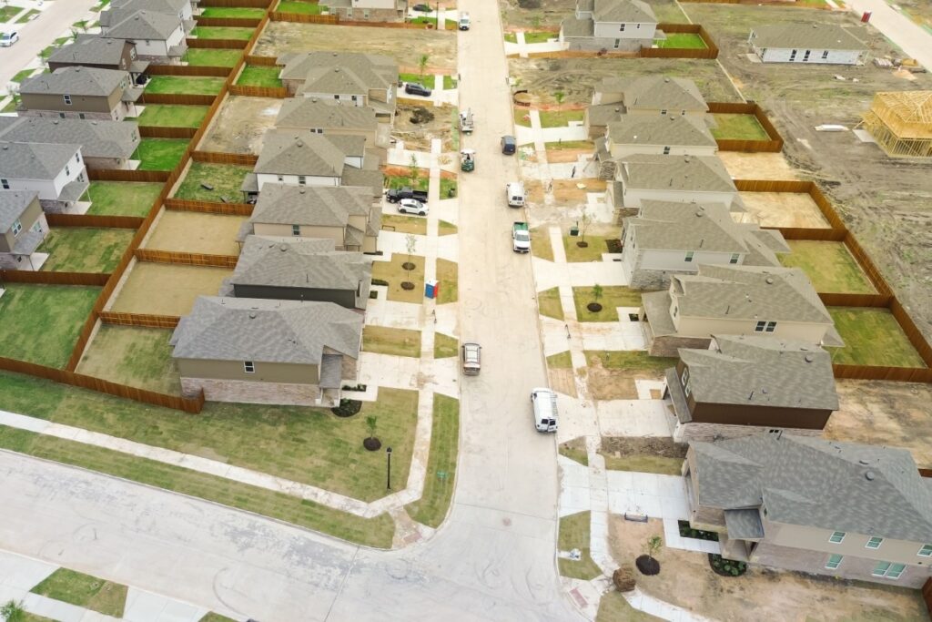 U.S. Home Sales Edge Higher As Rates Retreat U.S.-Home-Sales-Edge-Higher-As-Rates-Retreat