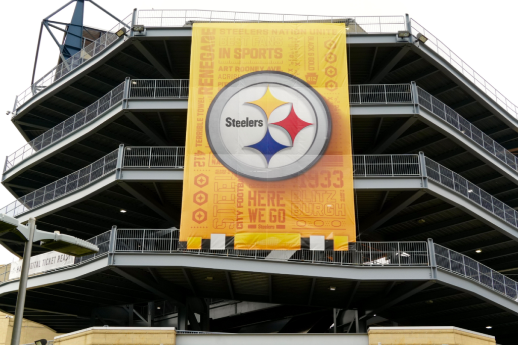 Steelers Coach Backs Fan Frustration as Pressure Rises Steelers-Coach-Backs-Fan-Frustration-as-Pressure-Rises