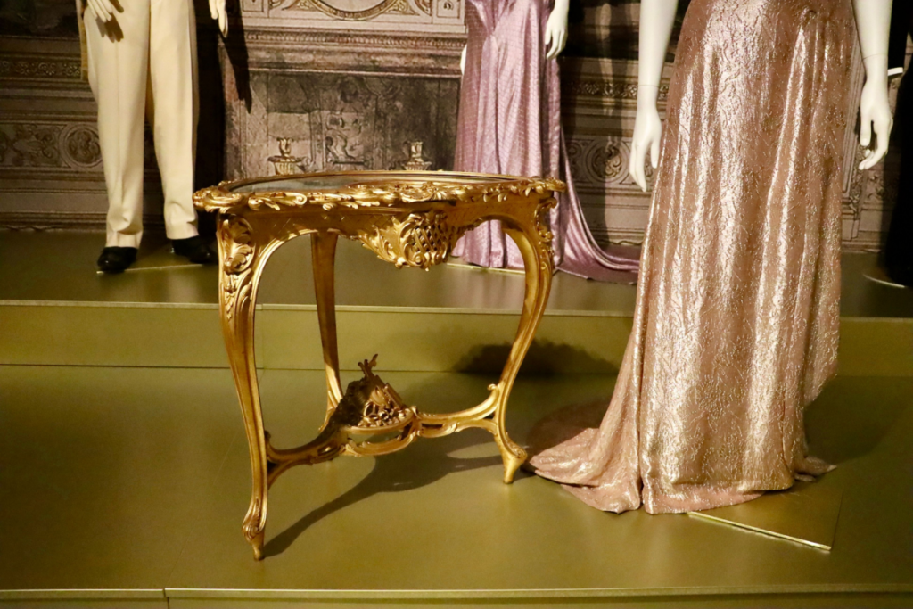 Schiaparelli-Opens-Gold-Clad-Salon-in-Hong-Kong