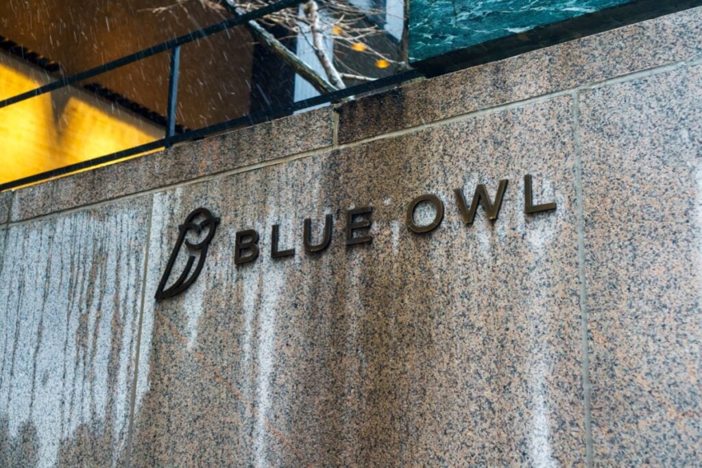 Blue-Owl-Caps-Withdrawals-Amid-Investor-Exodus