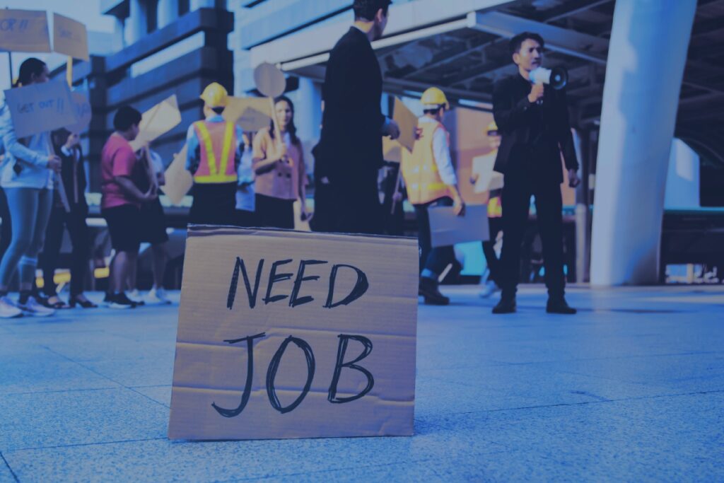 U.S.-Jobless-Claims-Decline-as-Layoffs-Stay-Low