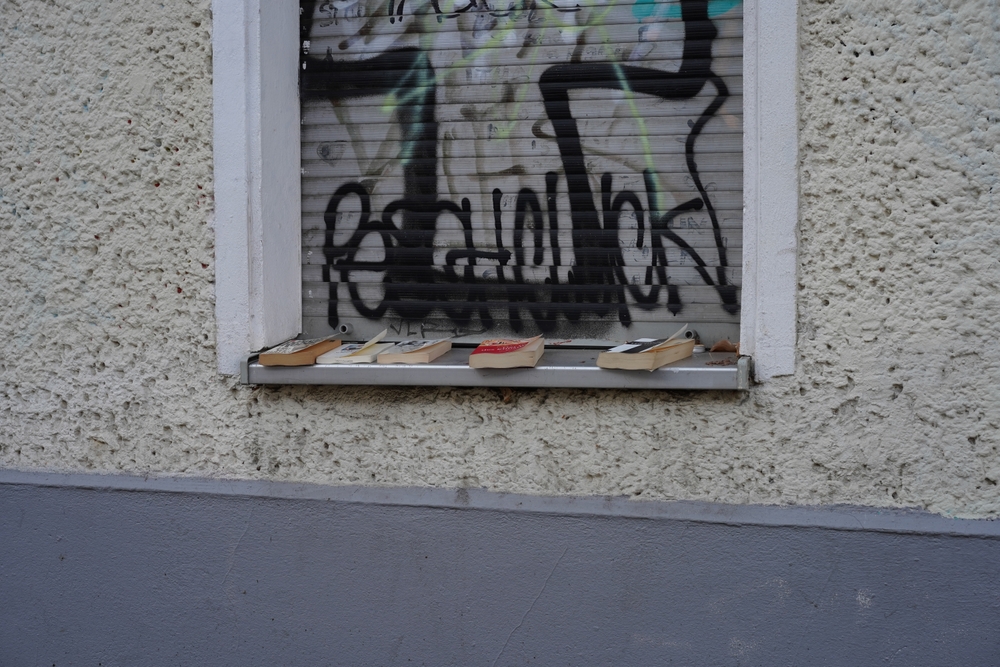 Berlins-Rolling-Poetry-Turns-Trucks-Into-Living-Canvases